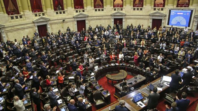 debate maratonico: el proyecto no perdia apoyos y transitaba hacia la aprobacion