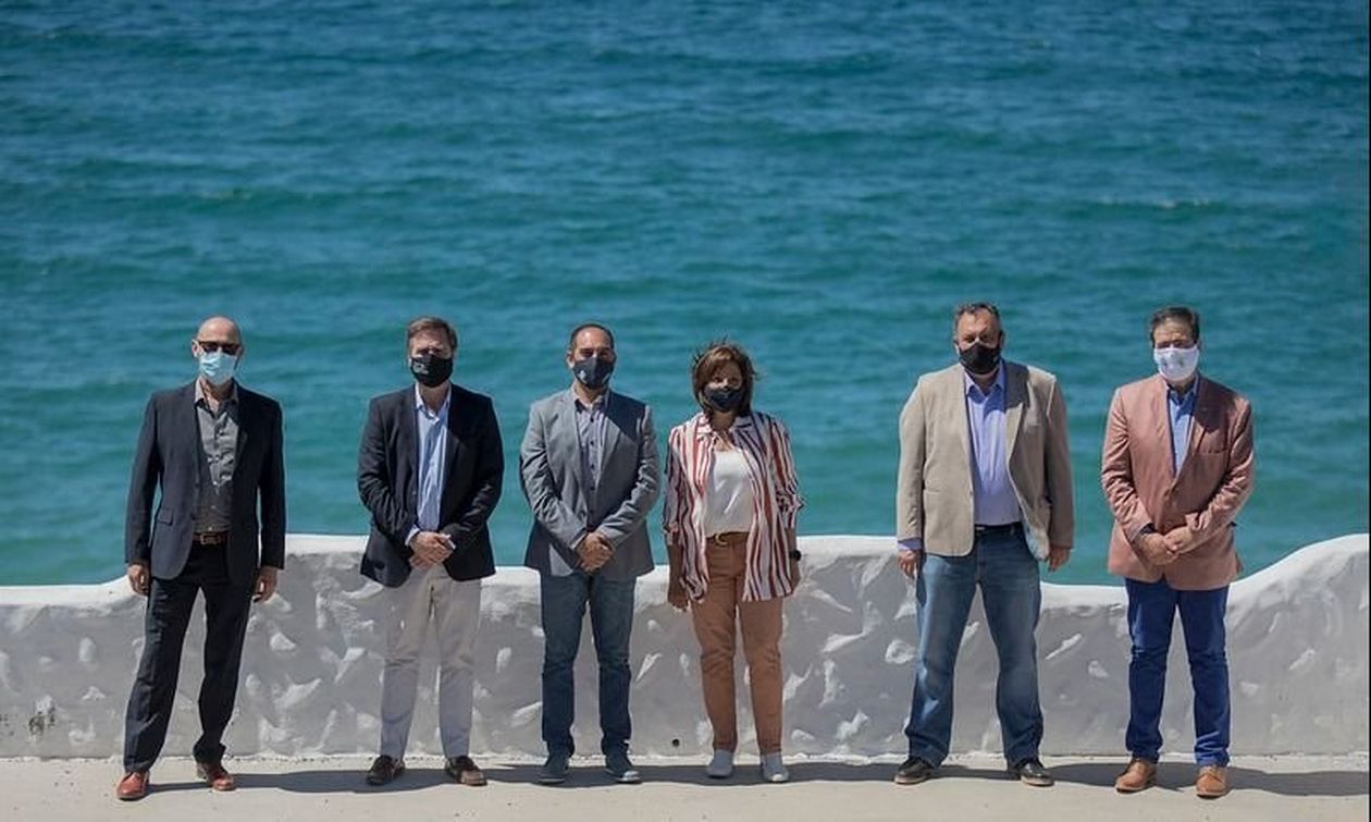 Las Grutas Arabela Carreras Gustavo Gennuso Bruno Pogliano Renzo Tamburrini Adrián Casadei