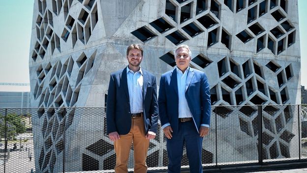 Martín Llaryora y Adrián Ecker, vicepresidente de Mercado Libre, anunciaron la instalación de dos centros de distribución en la provincia 