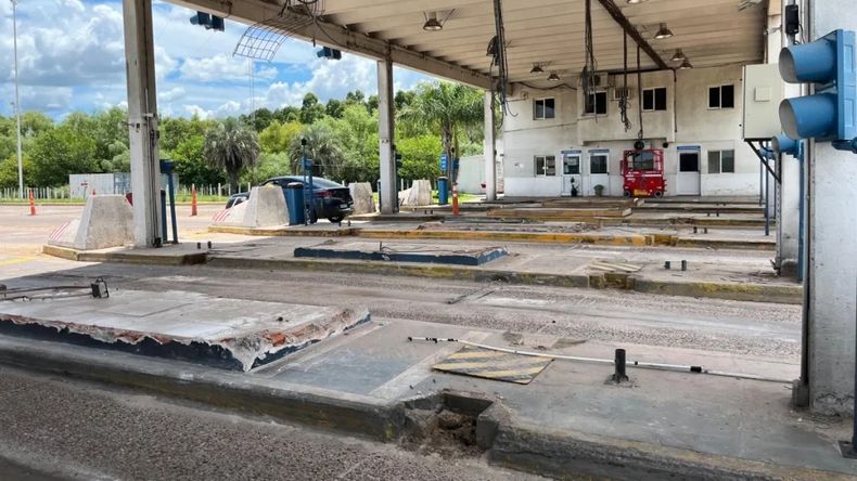 Facundo Moyano resiste el embate ante la merma de personal por la demolición de las cabinas de peaje en Entre Ríos. Crédito: Diario Río Uruguay.