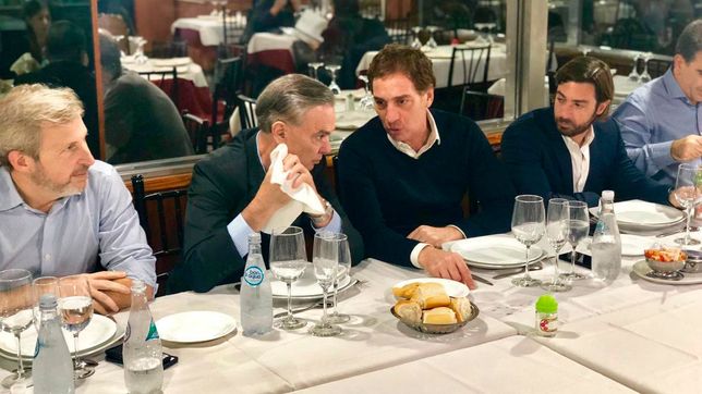 Miguel Ángel Pichetto, junto a Diego Santilli.&nbsp;