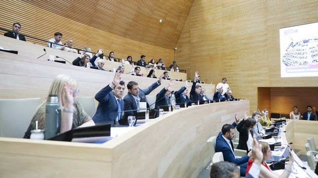 La Legislatura de Córdoba aprobó la reforma previsional de Martín Llaryora