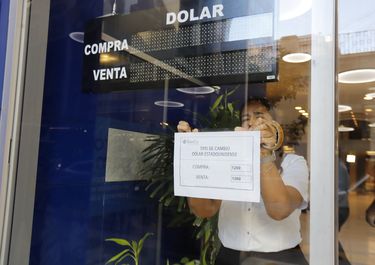 El plan de Toto Caputo para el dólar