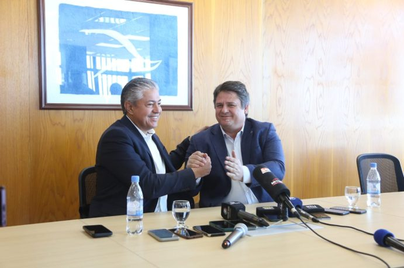 Rolando Figueroa recibe antes de asumir el respaldo de Mariano Gaido para una reelección en 2027.