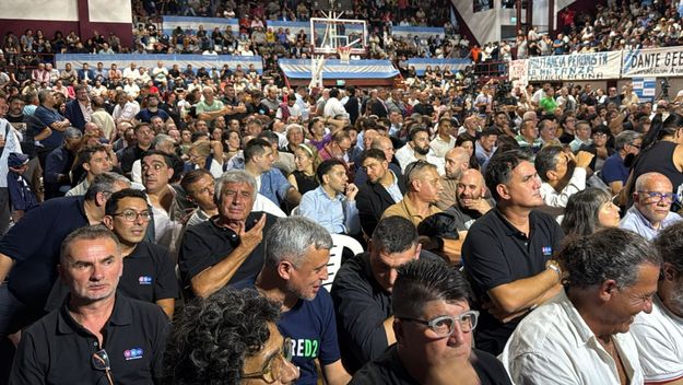 El partido UNO se despega de Dante Gebel y minimiza la presencia de militantes sueltos en el acto de Lanús