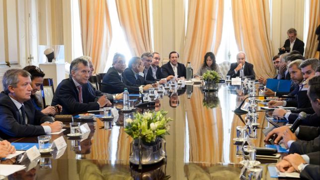 segundos afuera: macri se pone al frente de la batalla contra los docentes