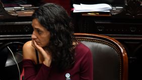 La votación de los proyectos para llevar al banquillo a Adorni fue pedida por Paula Penacca, de Unión por la Patria.
