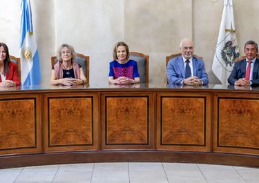 Marcela Vivian De Langhe, Alicia Ruíz, Inés Mónica Weinberg de Roca, Luis Lozano y Santiago Otamendi.