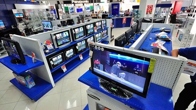 las ventas minoristas cayeron 5,8% en julio