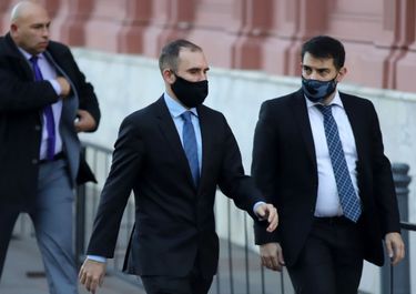 Habemus plan: la estrategia de Guzmán para después de arreglar la deuda
