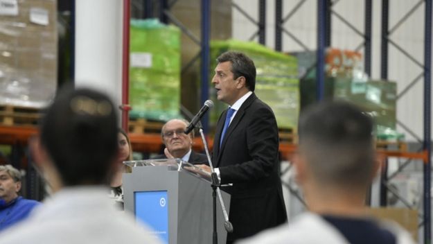 Massa se refugia en el silencio para evitar las esquirlas del fallo