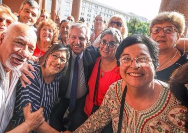 El Gobierno definió que habrá cuatro aumentos a los jubilados en 2021