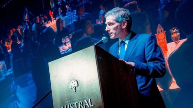 Secretismo, voto calificado y reelección en la universidad del Opus Dei