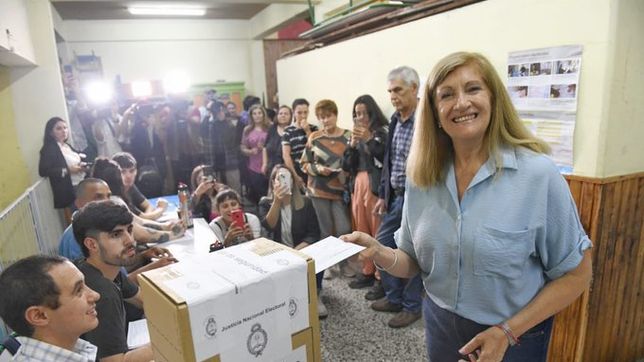 La candidata oficialista Rosario Romero ganó la intendencia de Paraná. Será la continuidad de Adán Bahl, que no pudo ganar en la provincia.&nbsp;