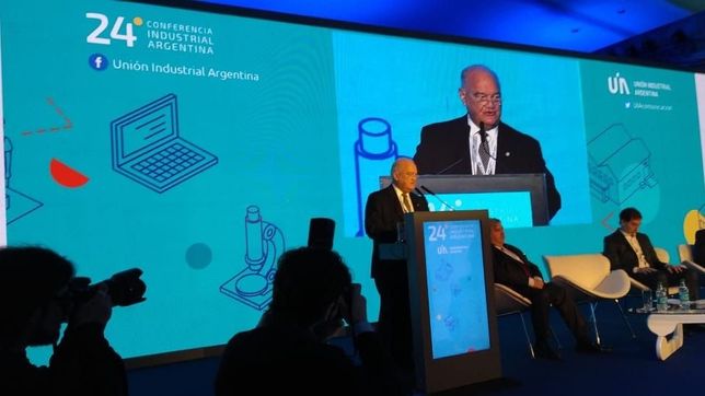 los laboratorios a carrio: ?nunca tumbamos ministros ni presidentes?