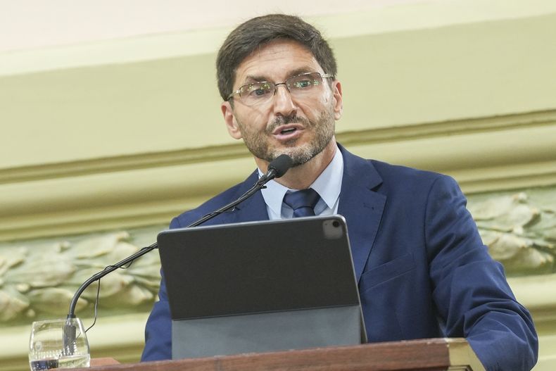 Maximiliano Pullaro: Se puede gobernar sin autoritarismo y cuidar cada peso sin abandonar a la gente