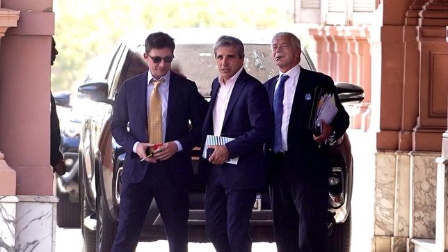 Santiago Caputo, Luis Caputo y Mariano Cúneo Libarona.