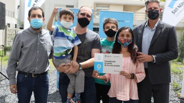 el gobierno entrego creditos casa propia en el conurbano y santa fe