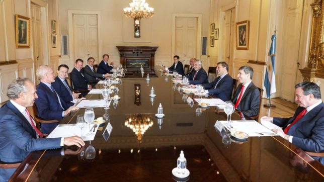 el gobierno busca en el circulo rojo la gobernabilidad que no encuentra en jxc