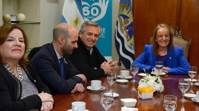 movio alberto: foto con alicia k y reunion en santa cruz