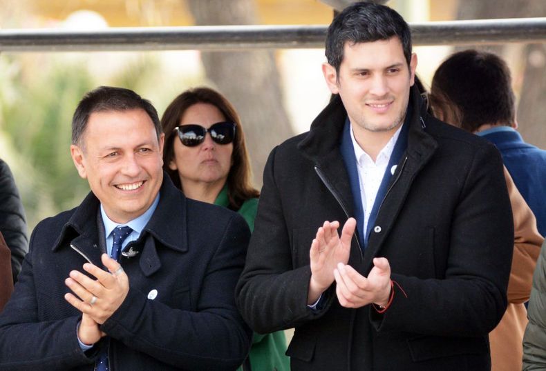 Abel Sabarots, intendente de General Acha, junto al presidente de la UCR de La Pampa Federico Guidugli: el radicalismo se meti&oacute; en un laberinto intrincado.