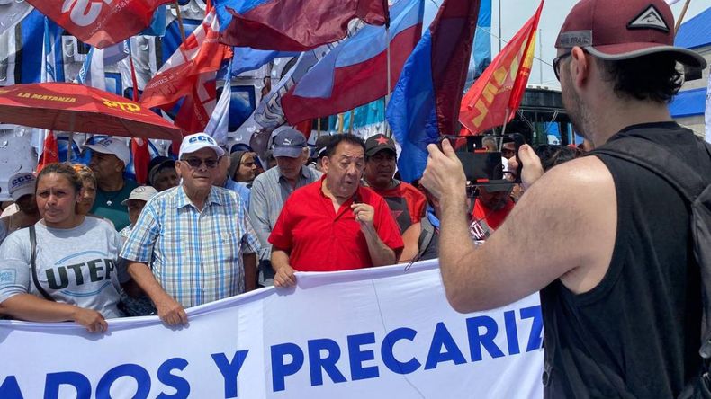 Organizaciones sociales proponen a Axel Kicillof un Potenciar Trabajo en cuasimoneda