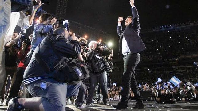 el mayo caliente de massa definira el futuro propio y la diaspora en el frente renovador