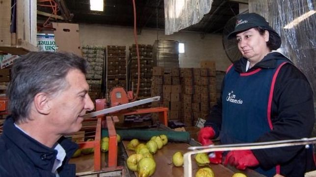 macri anuncio ayuda pero presiona a los gobernadores por la inversion