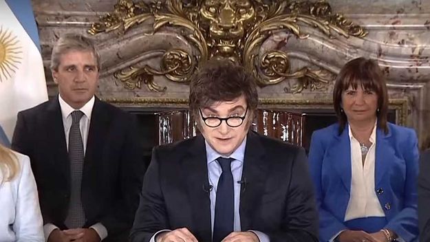 Javier Milei, Toto Caputo y Patricia Bullrich: el ideólogo de la revolución libertaria, el encargado de su ejecución cotidiana y la gendarme que la garantiza.