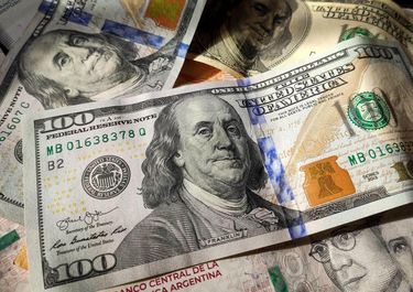 Dólar.