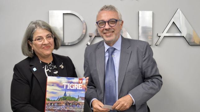en la daia, julio zamora participo de un encuentro con la alcaldesa de miami-dade
