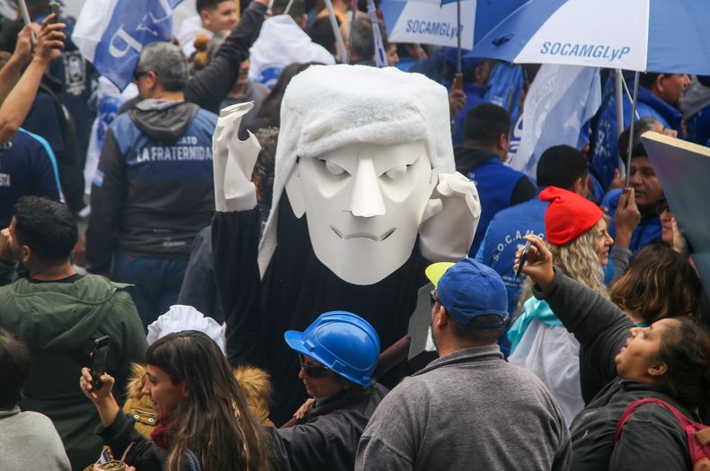 Javier Milei, los buenos, los malos y los derechos que no existen