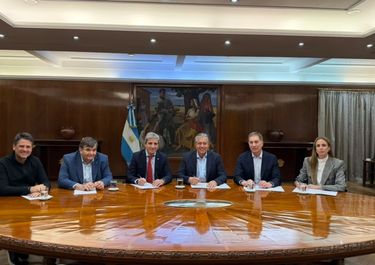 Nación y Neuquén acuerdan obras viales y la finalización de la Circunvalación de Villa La Angostura.