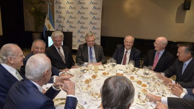 guzman, con los titulares: acuerdos y cruces con los tanques de aea