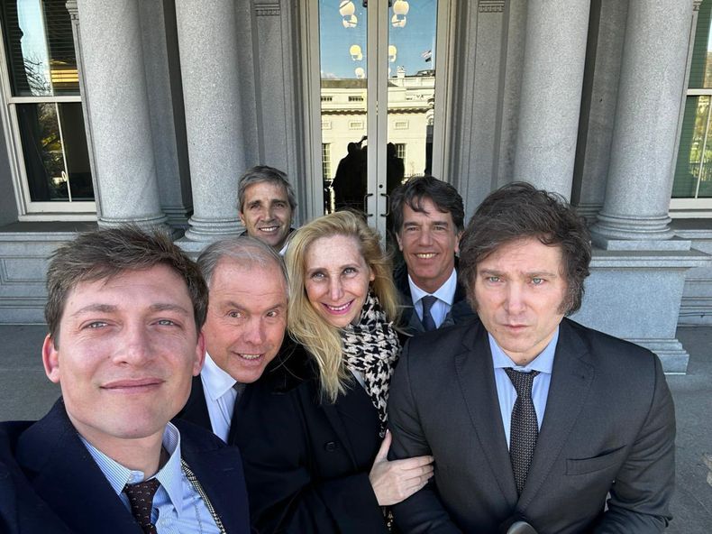 Luis Caputo Santiago Caputo Javier Milei Karina Milei Nicolás Posse.jpg