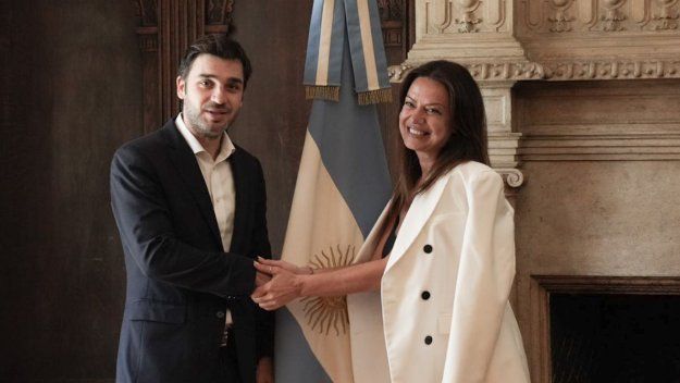 Ignacio Torres y Sandra Pettovello tras el acuerdo por la Caja de Jubilaciones de Chubut.&nbsp;