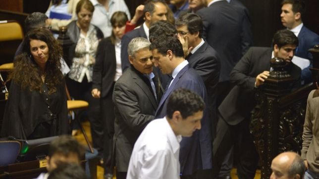 los votos y las ausencias que le facilitaron a vidal el endeudamiento