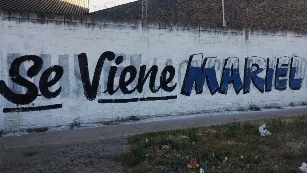 PJ bonaerense y los paredones de Mariel Fernández en el conurbano bonaerense.