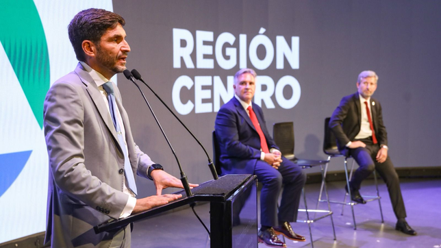 Maximiliano Pullaro, Martín Llaryora y Rogelo Frigerio, tres gobernadores y dos velocidades en la Región Centro