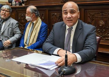 Lo que no dijo Manzur sobre el aumento del boleto de colectivos