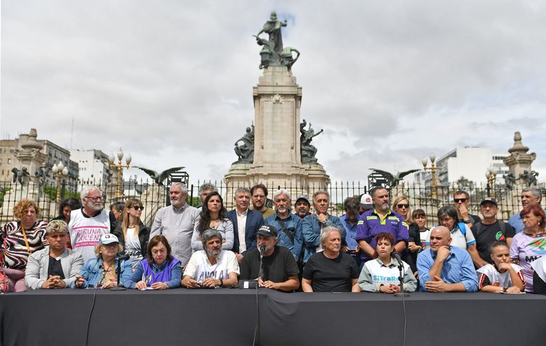 conferencia  polo obrero.jpg