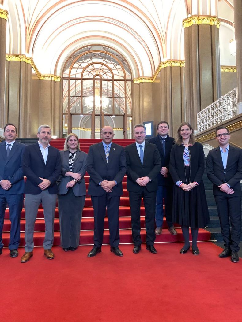 Frigerio y la vicegobernadora de Santa Fe Gisela Scaglia con Florian Hauer, secretario del Estado Federado de Berl&iacute;n para Asuntos Nacionales y Europeos y Asuntos Internacionales.