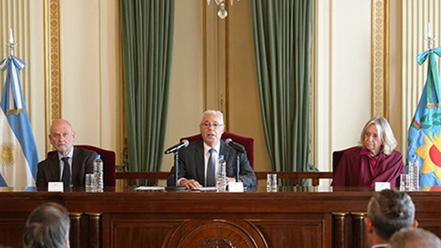 La Suprema Corte de la provincia de Buenos Aires, hoy: Hilda Kogan, Daniel Soria y Sergio Torres.