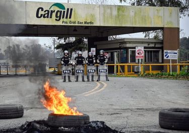 Los gremios aceiteros de Santa Fe se mostraron en pie de guerra tras el incumplimiento del acuerdo paritario.