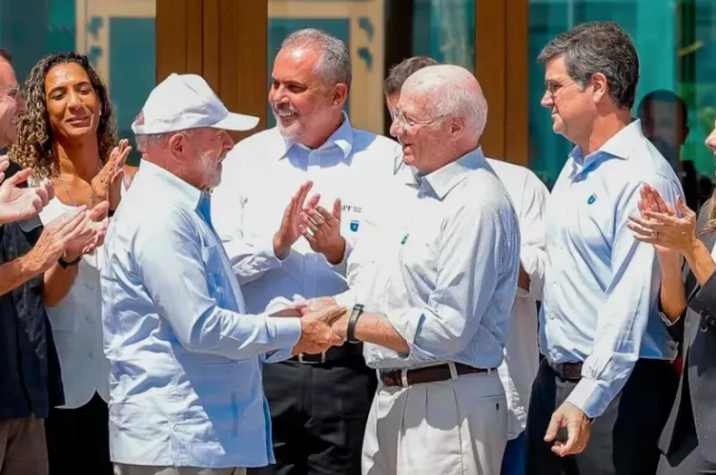 Paolo Rocca en Brasil, con el presidente Luiz Inácio Lula da Silva.