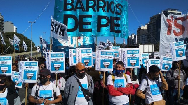 las organizaciones sociales calientan la calle al ritmo de la inflacion