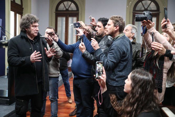 Censura en la era Javier Milei: prohíben el ingreso de periodistas acreditados a la Casa Rosada