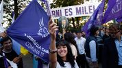 Manuel Adorni es Javier Milei, la fórmula de la campaña porteña que la Casa Rosada replicará con el nombre que designe para la disputa bonaerense.&nbsp;