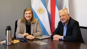 Los intendentes de Paraná y de Concepción del Uruguay, Rosario Romero y José Lauritto, se reunieron este miércoles en la capital.