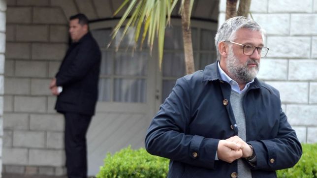 el premiado por la amia y la daia que anora a la gestapo y gano en la funcion publica